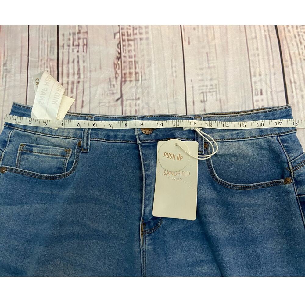 Sandpiper Mid Rise Capri Womens 22 Super Stretch Snap Hem Medium Wash Pocket NWT - Picture 7 of 14